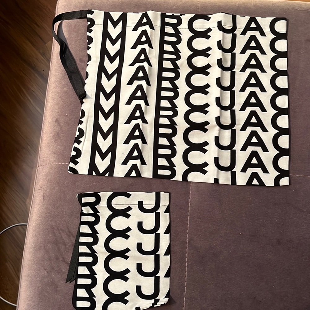 Marc jacobs pouches x2
